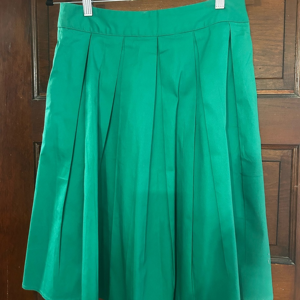 Green box pleat Women's Skirt